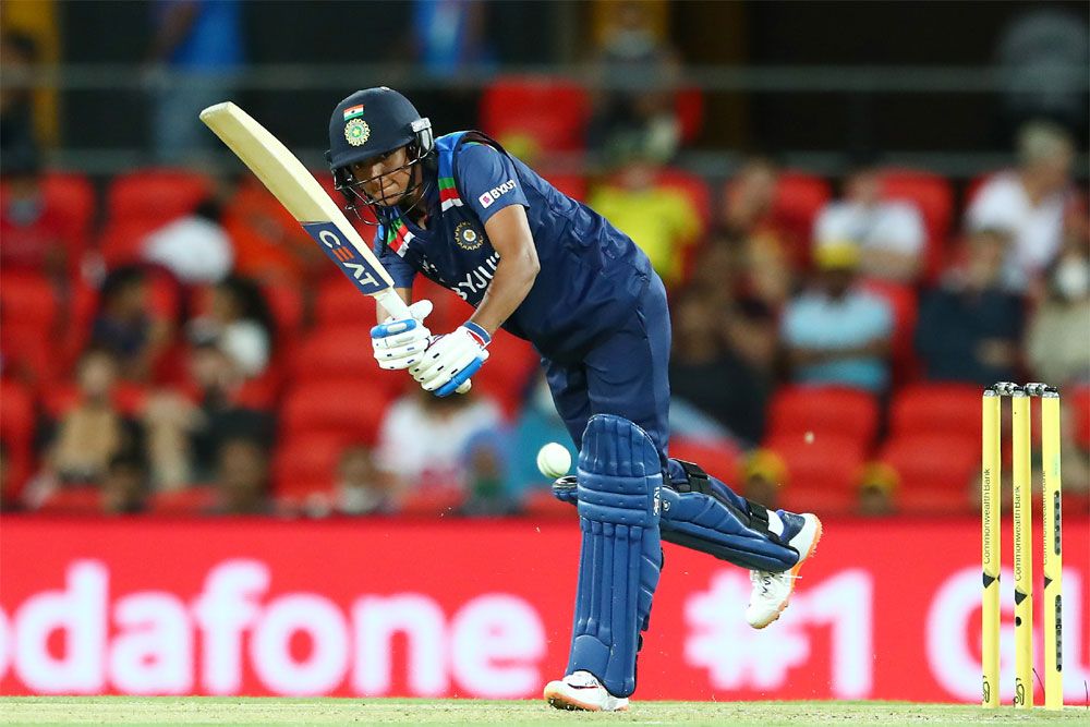 मिताली राज को पीछे छोड़ T20I में भारत के लिए सर्वाधिक रन बनाने वाली खिलाड़ी बनीं हरमनप्रीत कौर