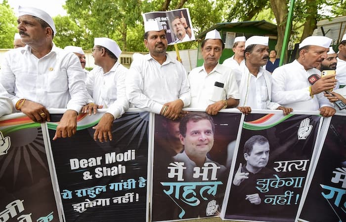 Rahul Gandhi Jhukega Nahi