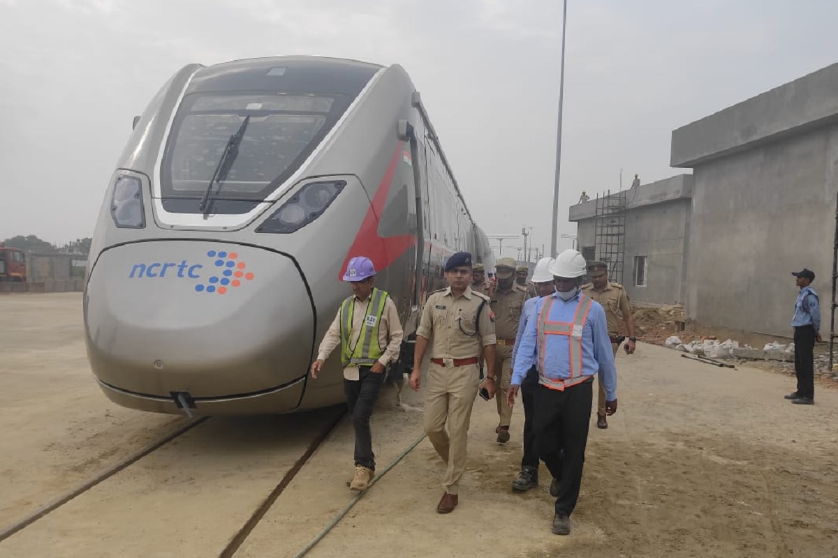 First train set of Regional Rapid Transit System arrives at Duhai depot