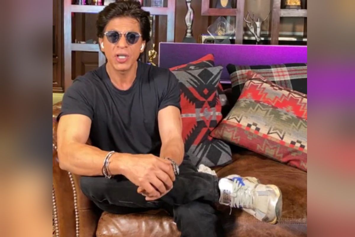 Shah Rukh Khan ने इंस्टाग्राम लाइव आकर फैंस को दिया बड़ा सरप्राइज, आ सकती है 'पठान 2'
