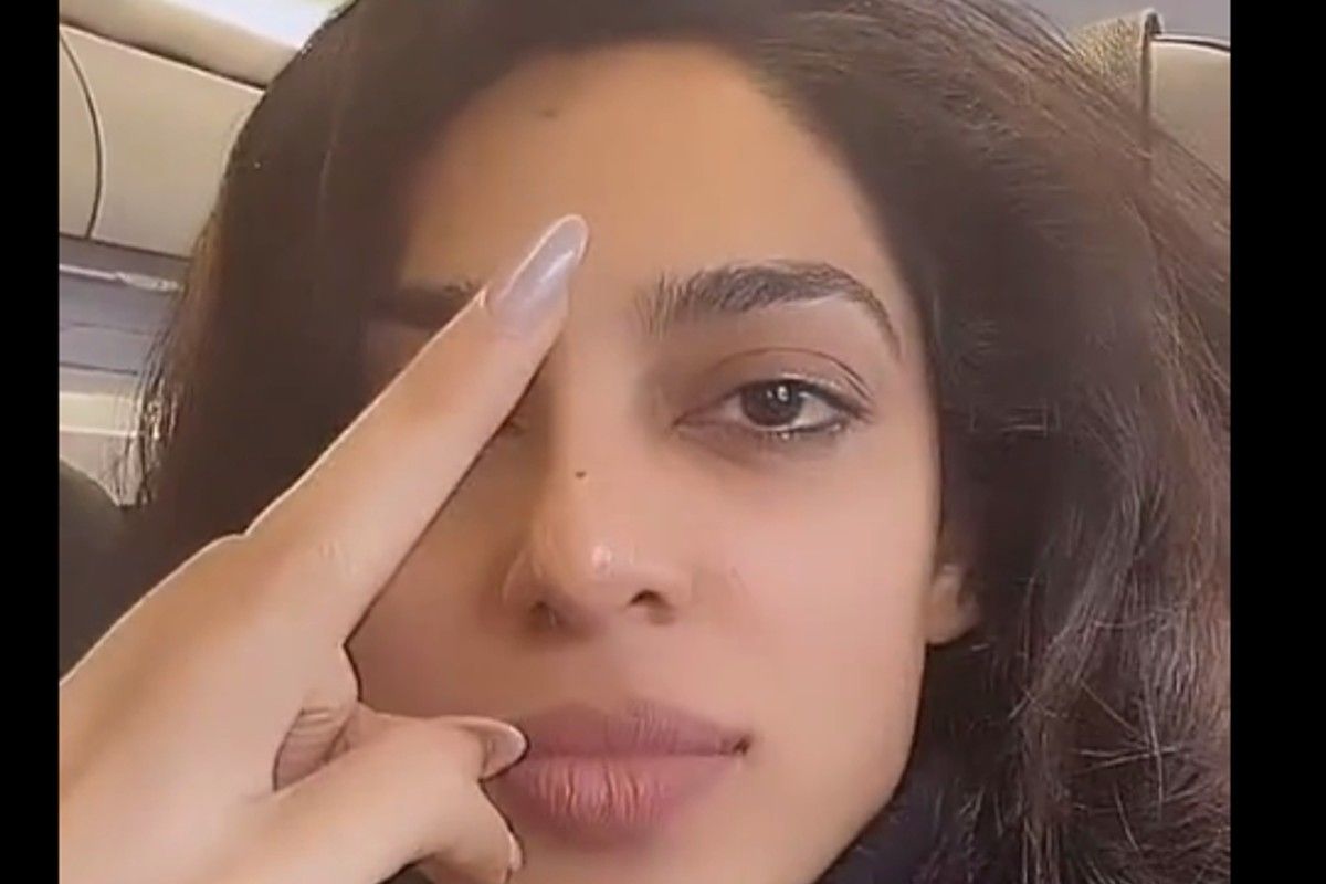 Sobhita Dhulipala shows her middle finger in a viral video ostensibly