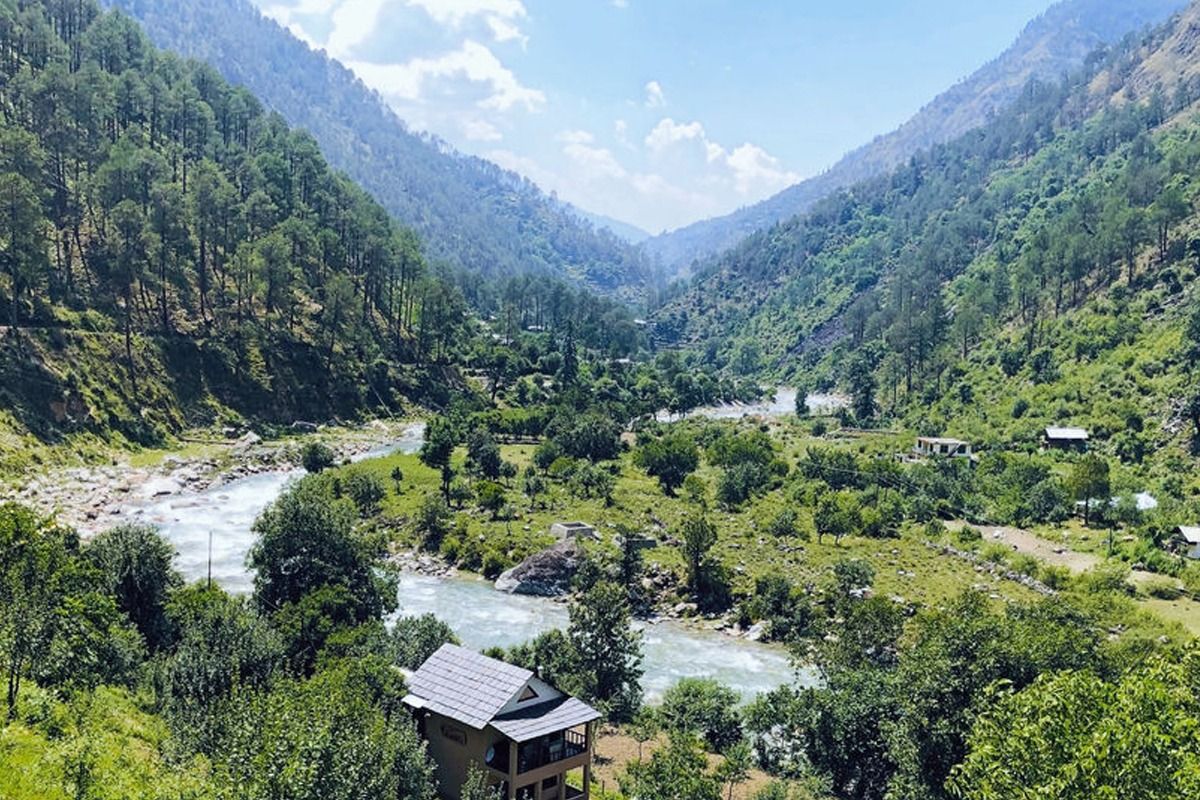 trek to tirthan valley