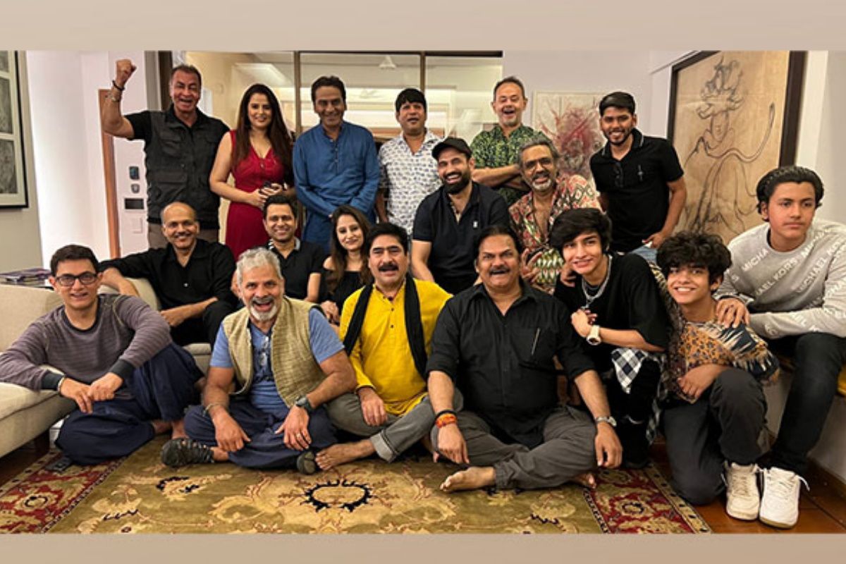 21 साल बाद Aamir Khan के घर पहुंची Lagaan की टीम, Video में देखिए कितनी बदल चुकी है फिल्म की स्टारकास्ट