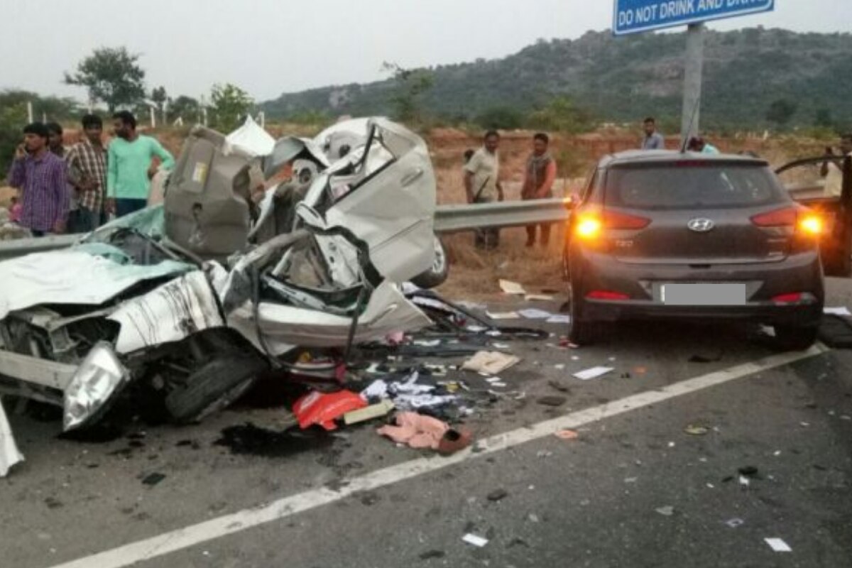 केंद्रीय मंत्री नितिन गडकरी ने रोड एक्सीडेंट में 50% कमी लाने का लक्ष्य रखा, NHAI खोलेगा अपना ट्री बैंक