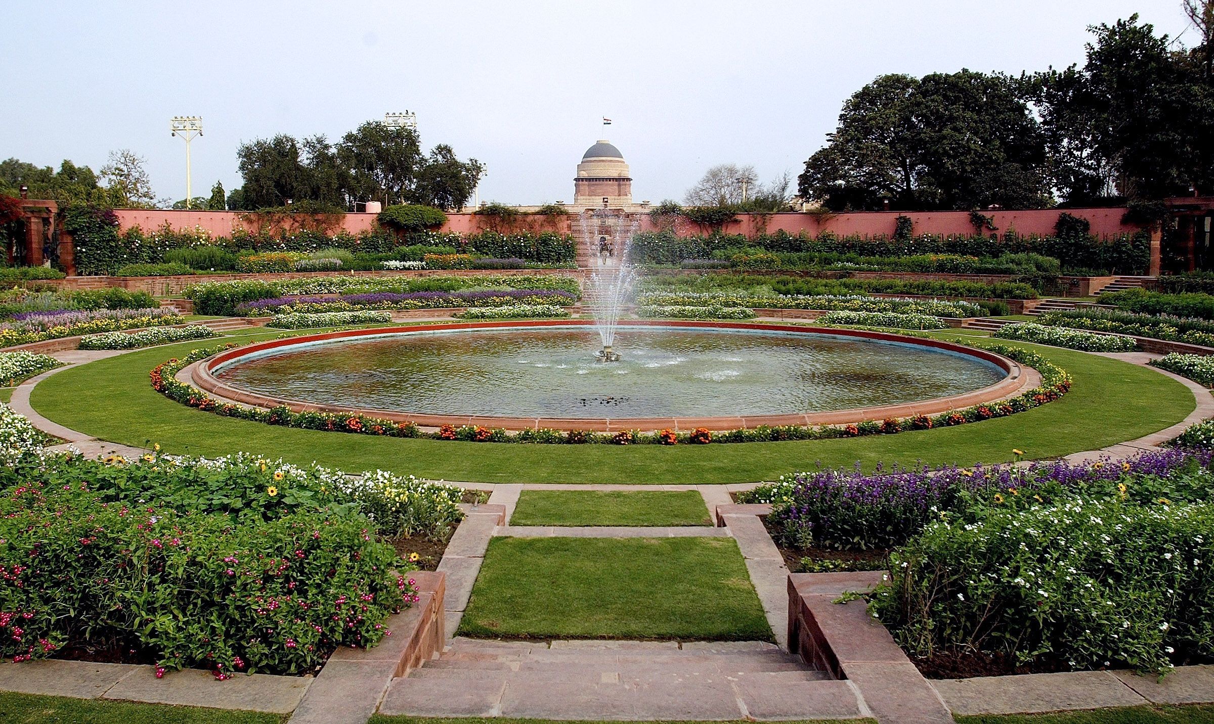 Mughal Garden At Rashtrapati Bhavan Renamed As Amrit Udyan