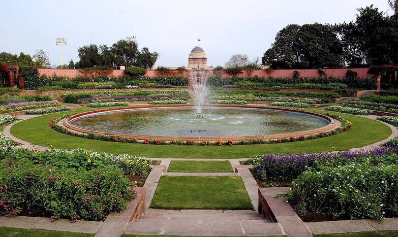 Mughal Garden Renamed: राष्ट्रपति भवन के मशहूर 'मुगल गार्डन' का नाम बदला गया, अब 'अमृत उद्यान' नाम से जाना जाएगा