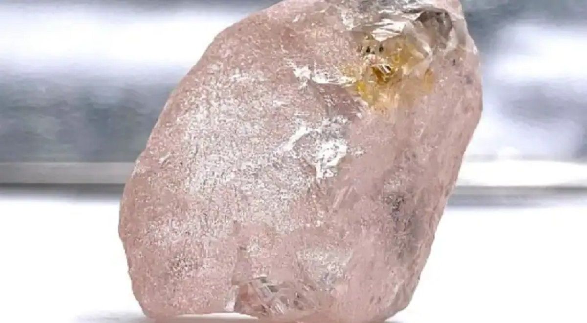 The Angolan government, a partner in mind, applauded the historic discovery of the Type IIa diamond, one of the purest and rarest varieties of natural stones. (Photo: AFP)