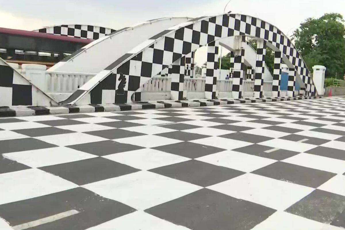 Tamil Nadu preps for Chess Olympiad 2022 - ​Bridge painted like a chess  board