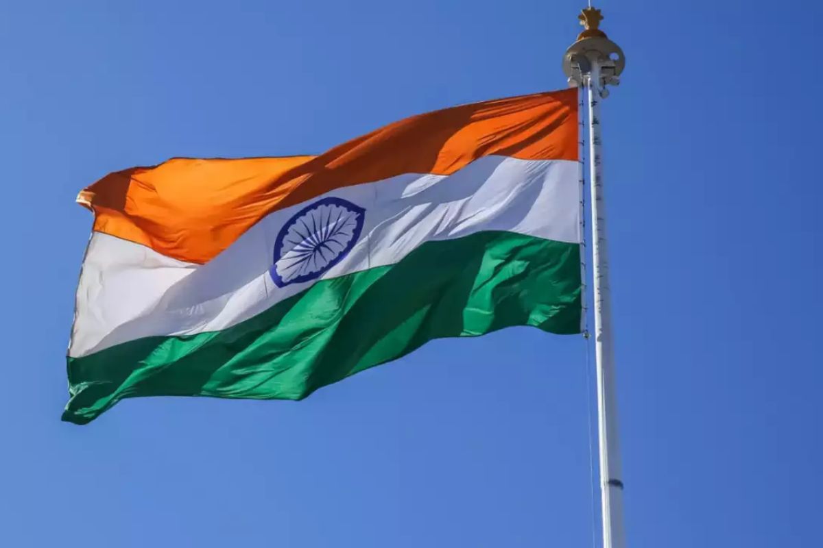 Government tweaks flag code सरकारने ध्वजसंहिता बदलली, आता रात्रीही