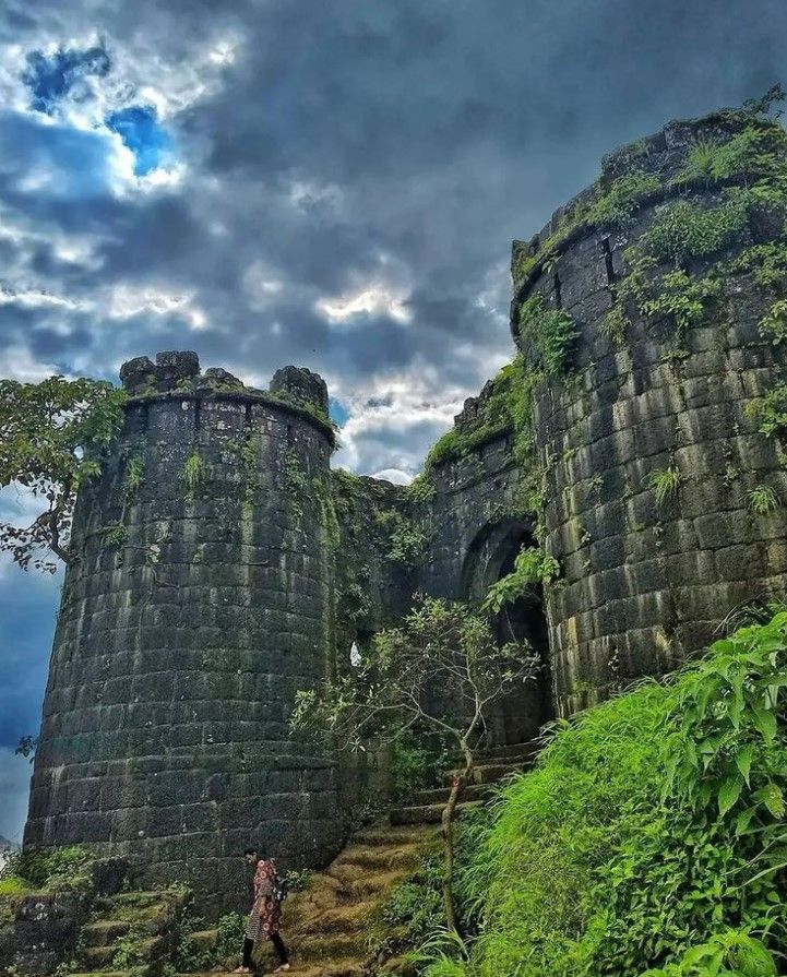 sinhagadh fort, Haunted place in pune, maharashtra
