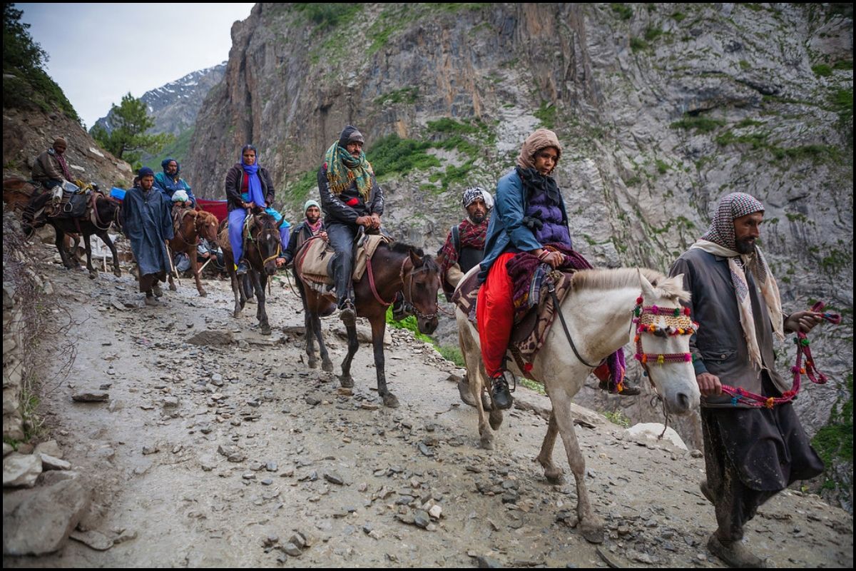 Amarnath Yatra Resumes After 3day Gap Due to Cloudburst Incident