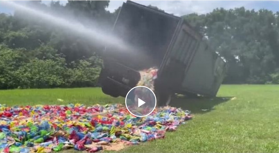 Viral Video Truck Carrying 20,000 kg of Potato Chips Catches Fire, Oh