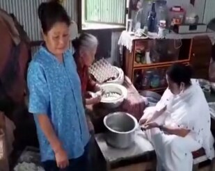 After Making Pani Puri, Mamata Banerjee Tries Her Hand at Preparing Momos in Darjeeling | Watch
