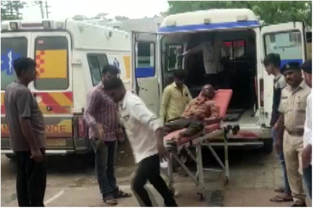 गुजरात में जहरीली शराब कांड: अब तक 42 की मौत, अस्पताल से भागे 13 मरीज