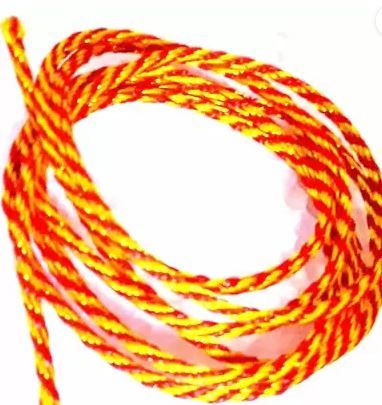 लाल कलावा बांधने का क्या है महत्व और लड़कियों को किस हाथ की कलाई में ...