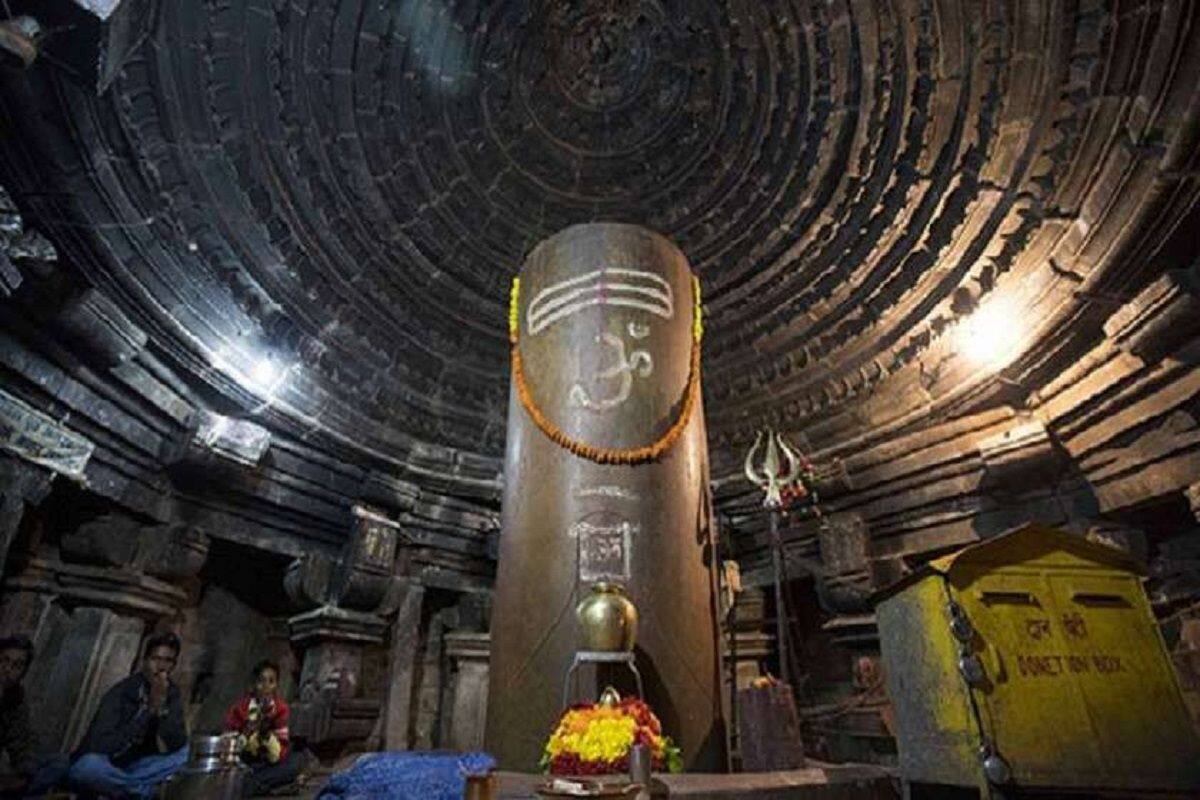 इस शिवलिंग जैसा मंदिर अन्यत्र कहीं नहीं है