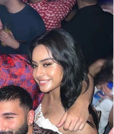 Ajay Devgan Kajol Sex - Nysa Devgn Parties at Nightclub in Sexy Plunging Neckline White Crop Top,  Fan Says Kajol Ki Beti Sabse HOT
