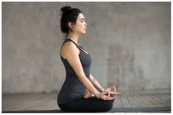 6 Effective Yoga Asanas to Get Rid of Hunchback And Improve Posture