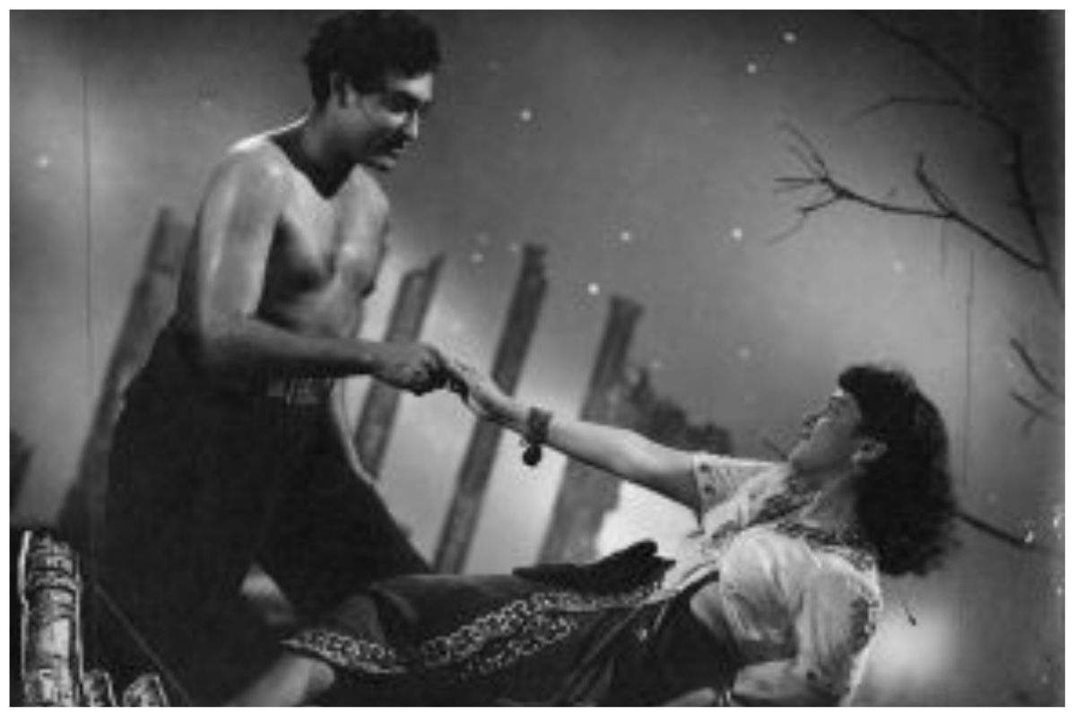 Bollywood Saturday: Do You Know Ashok Kumar Starrer Naaz Was The First Hindi Film Shot Abroad?
