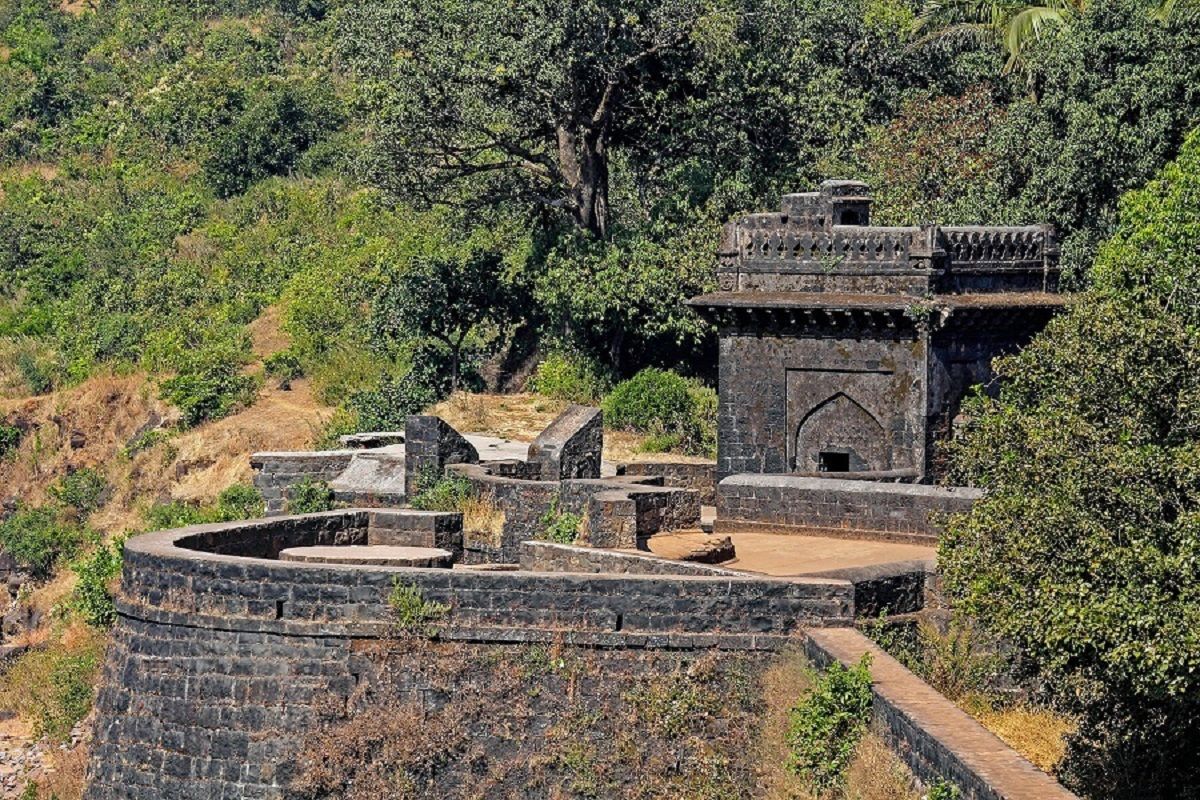 सांपों की तरह है इस किले की बनावट, छत्रपति शिवाजी ने यहां बिताये थे 500 से ज्यादा दिन