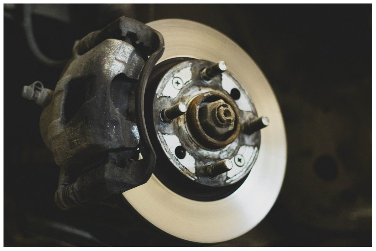 How To Stop A Vehicle If Brakes Fail Read Here