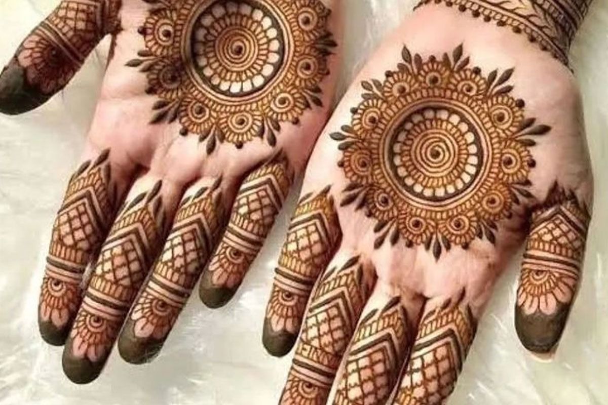 Top 90+ Mehndi Designs For Hands | WeddingBazaar