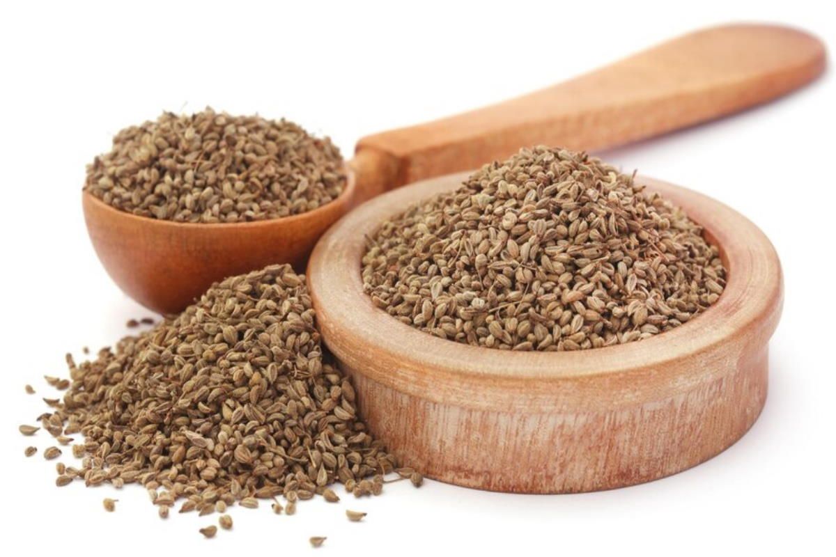 Ajwain Ke Fayde रात में सोने से पहले खाएं अजवाइन, दूर होंगी ये बीमारियां