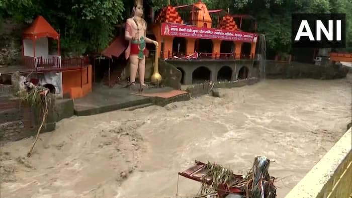 Flood situation in temple