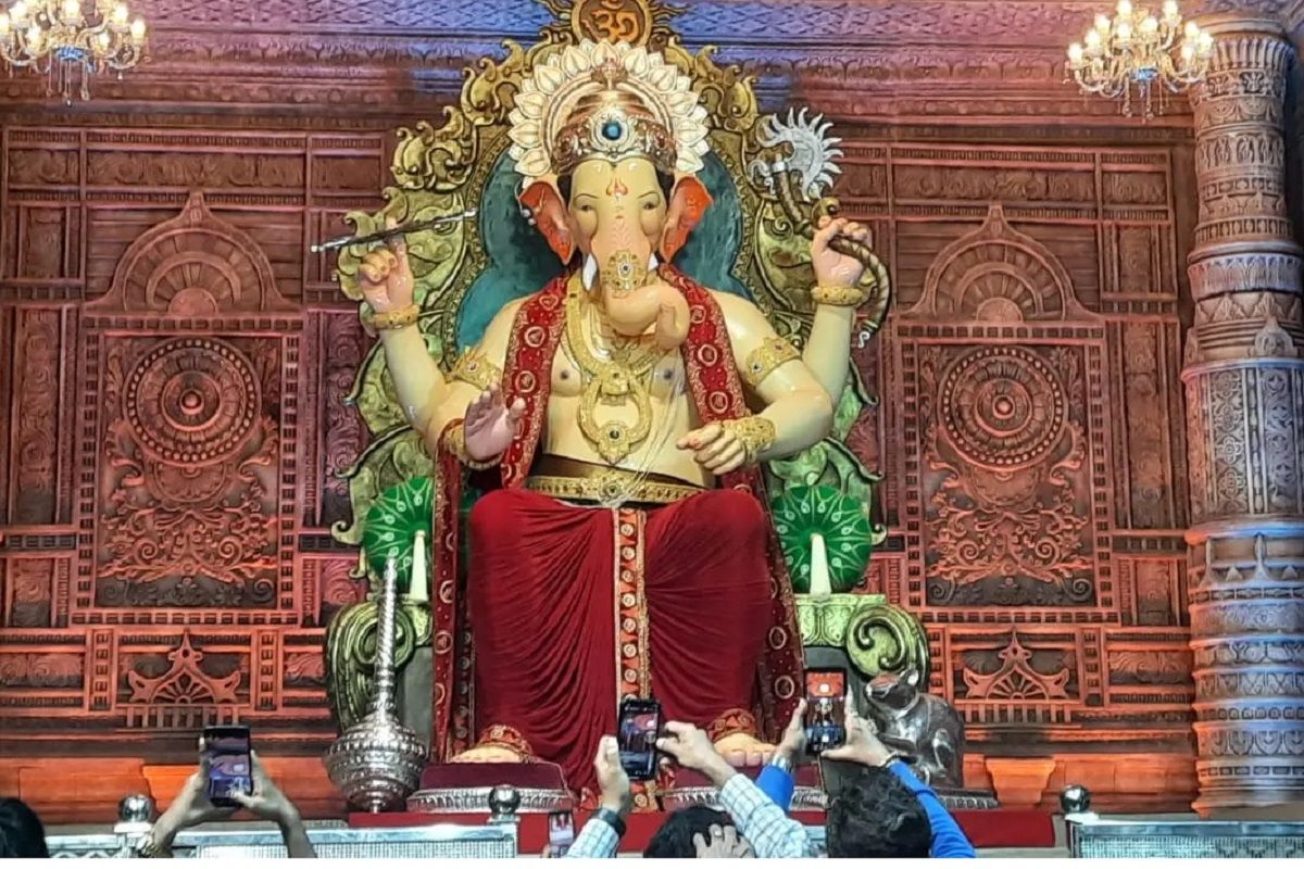 Ganesh Chaturthi 2022: घर बैठे ऑनलाइन मंगाएं लालबागचा राजा का प्रसाद, जानिये कैसे