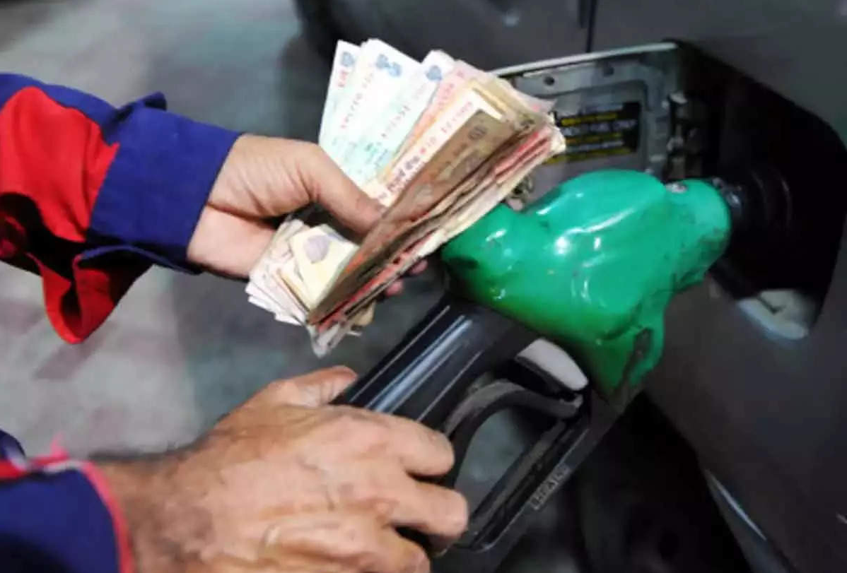 Petrol-Diesel Rate Today, 13 September 2022: नहीं बदली हैं पेट्रोल-डीजल की कीमतें, जानिए आज का ताजा रेट