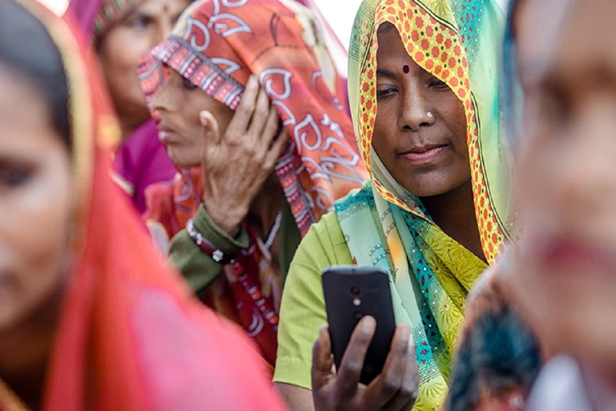 1.35 Crore Smartphones To Be Distributed Under Mukhyamantri Digital