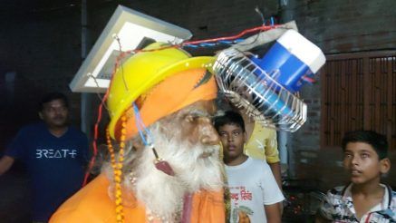 Baba Beats The Heat With Desi Jugaad, Roams Around With Solar Fan