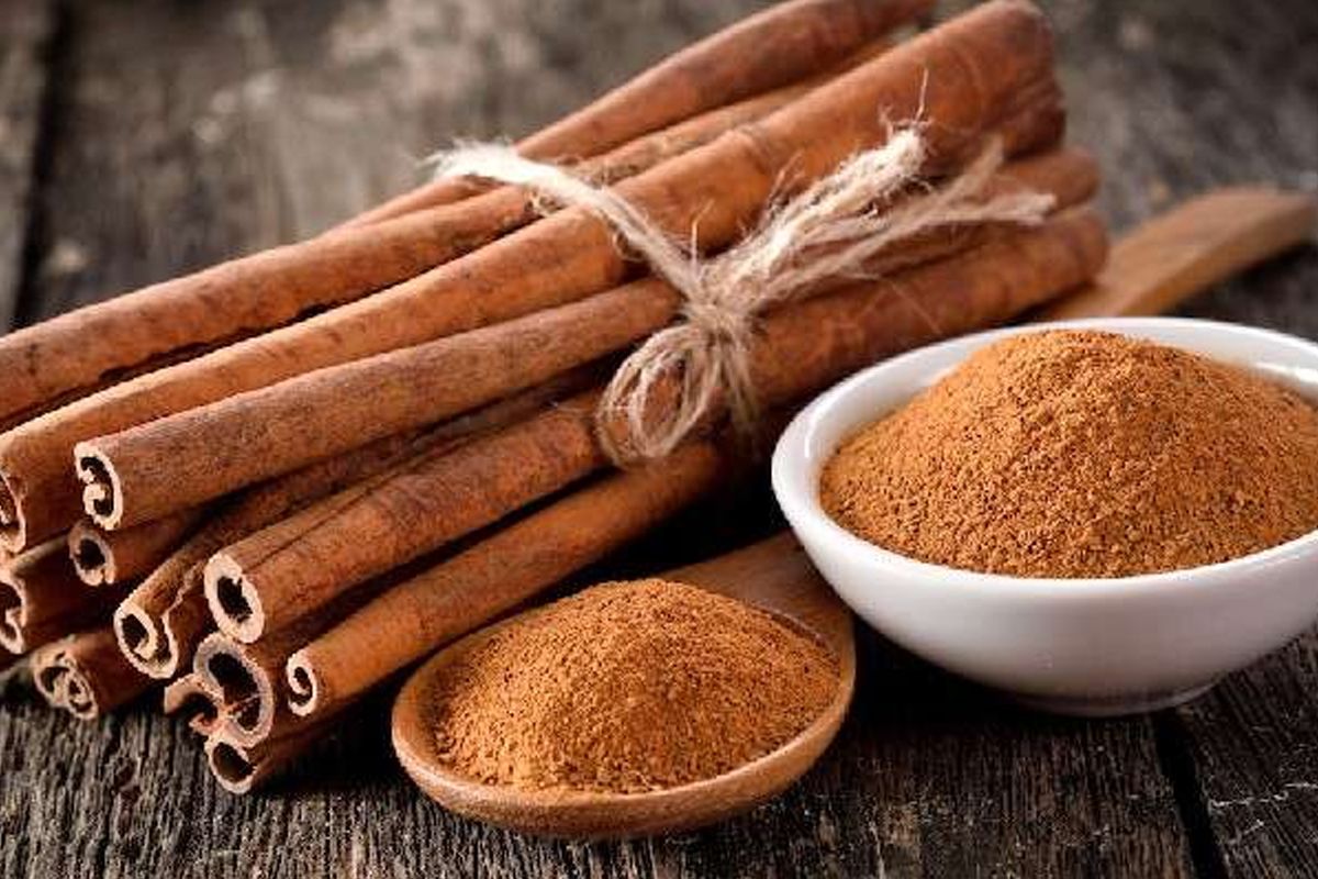 Home Remedies for sore throat: अगर आपके भी गले में दर्द है तो यहां