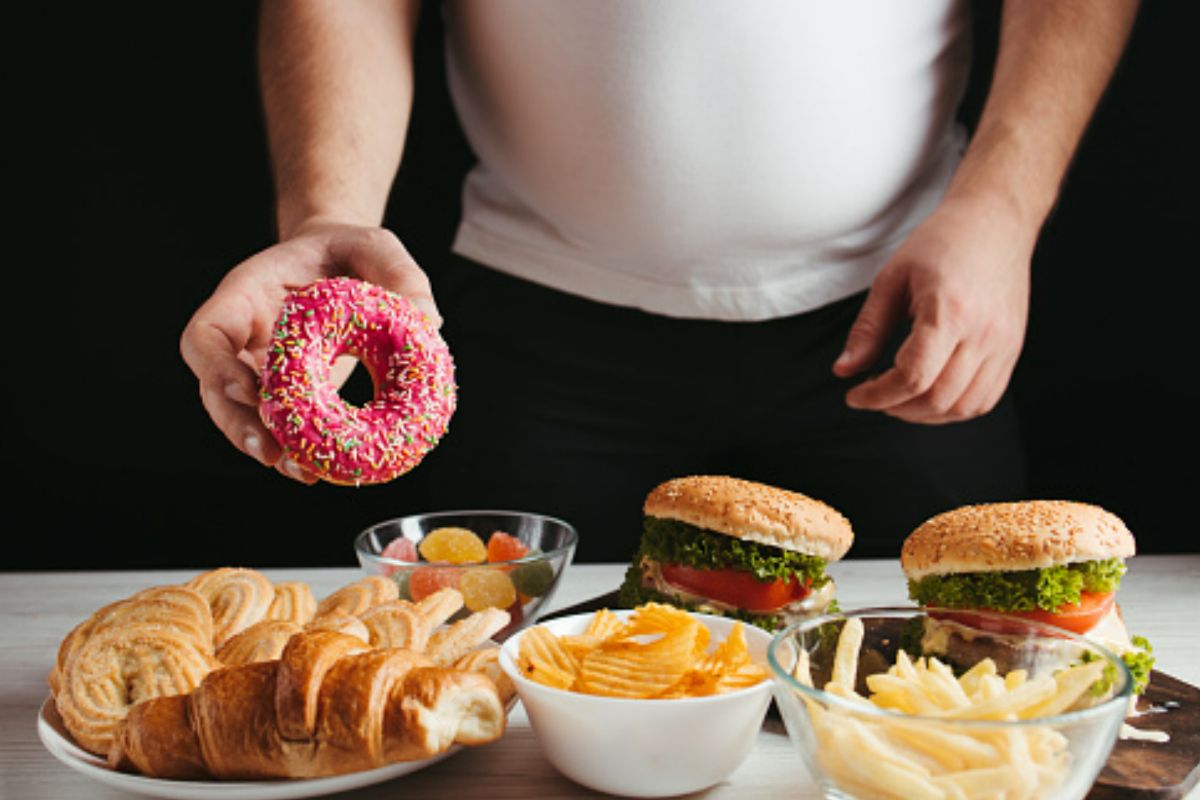 How To Stop Overeating At Night 3 Tips To Control Your Eating Disorder During Dinner Via Experts