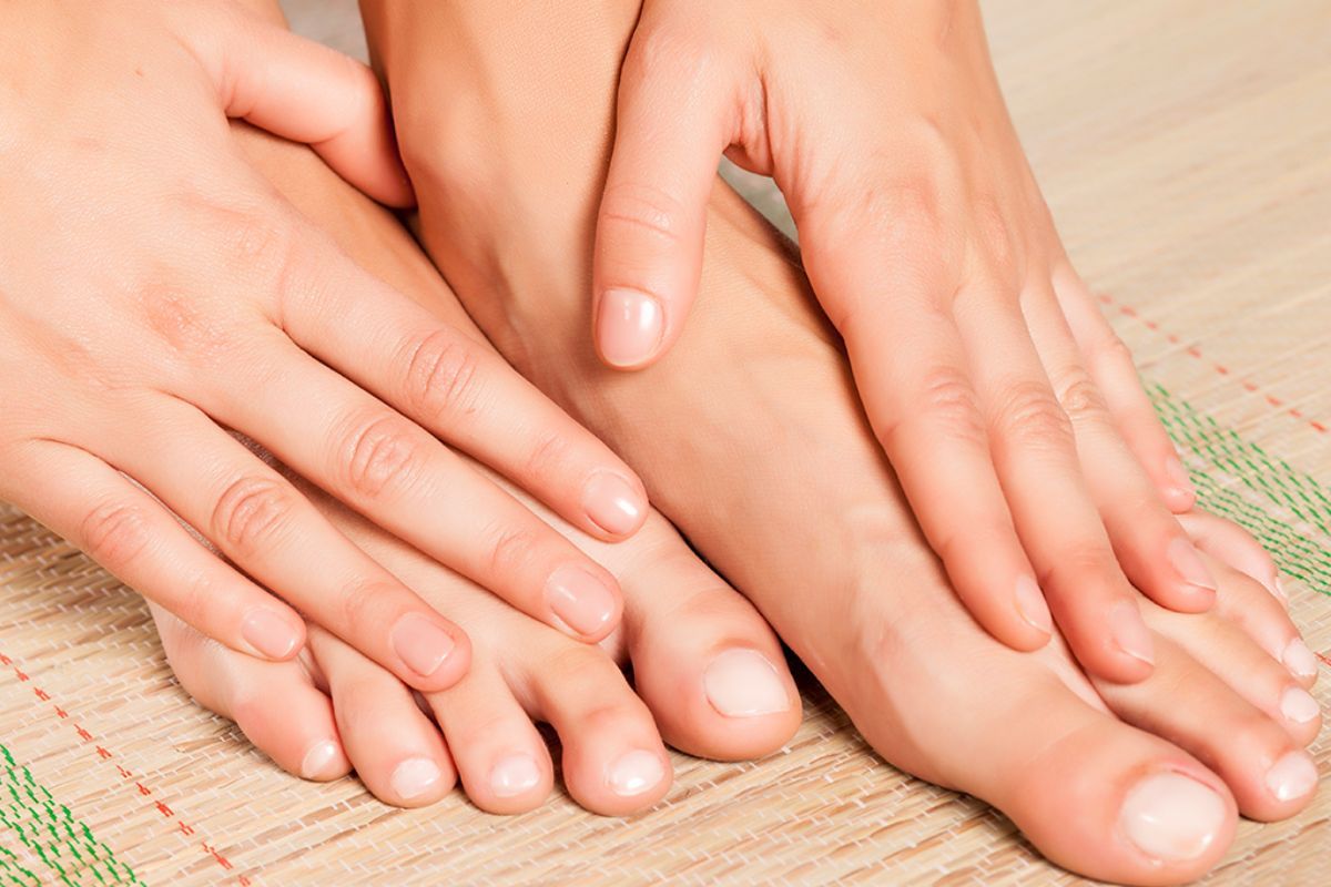 Dark Legs पायांवर काळे डाग पडलेत? मिठाचा हा एक उपाय करून स्वच्छ करा पाय