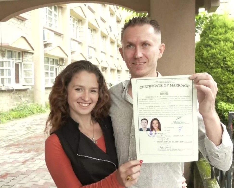 Make Love, Not War: Russia-Born Man, Ukrainian Woman Urge As They Get ...