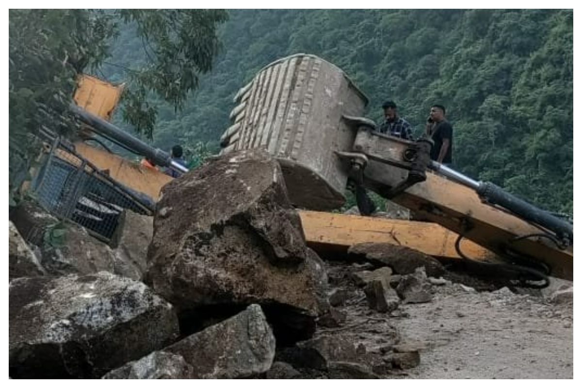 chandigarh-manali-highway-closed-due-to-landslide-traffic-diverted-via