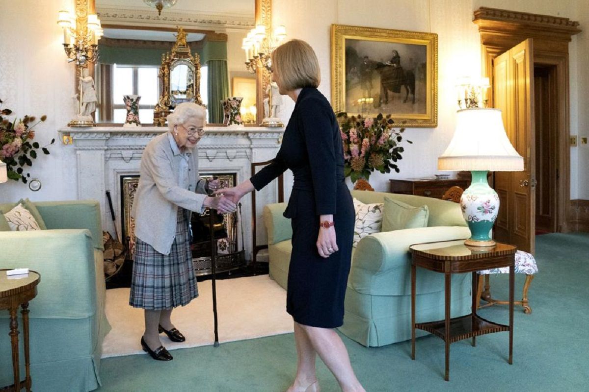 Liz Truss Meets Queen Elizabeth II, Formally Becomes UK PM