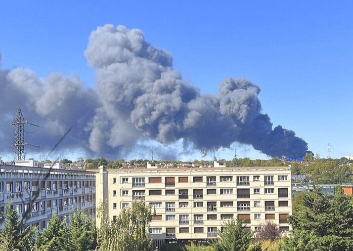 Fire Breaks Out at World's Biggest Produce Market in Paris