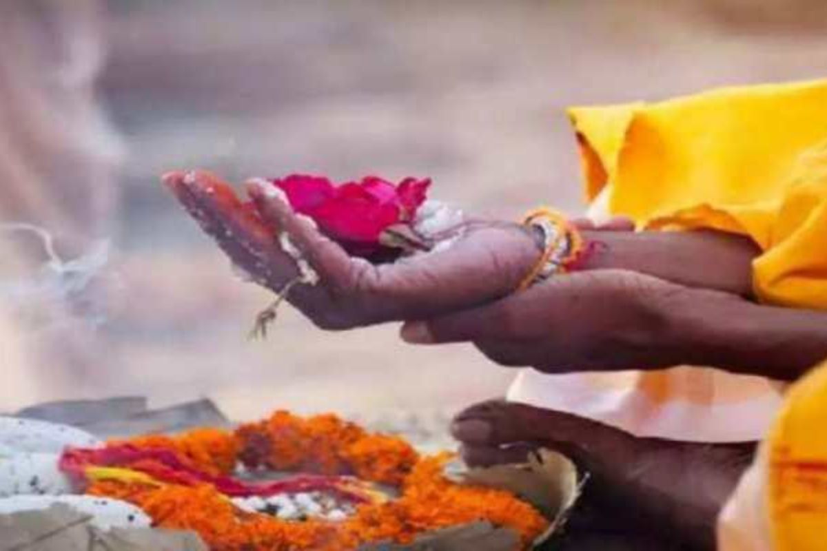 Sarva Pitru Amavasya 2022 आज आहे सर्व पितृ अमावस्या, जाणून घ्या