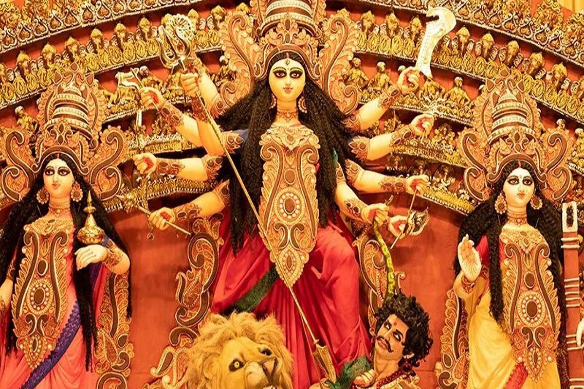 Durga Puja Special: दुर्गा पूजा के दौरान इन ट्रेनों में IRCTC देगी स्पेशल बंगाली खाना