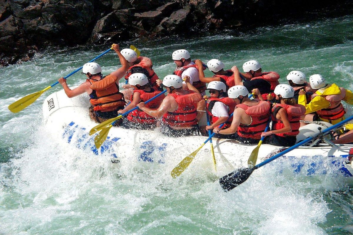 adventure-lovers-hail-himachal-pradesh-lifts-ban-on-water-and-aero-sports