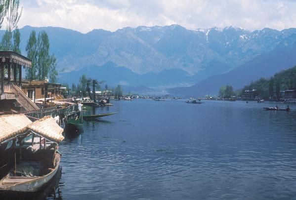 Enriching Tourist Experience Kashmirs Famous Wular Lake To Get Non ...