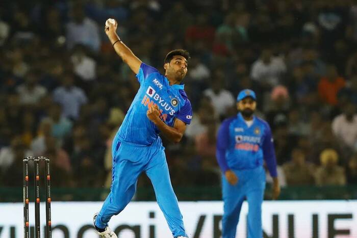 Bhuvneshwar kumar Strike Bowler