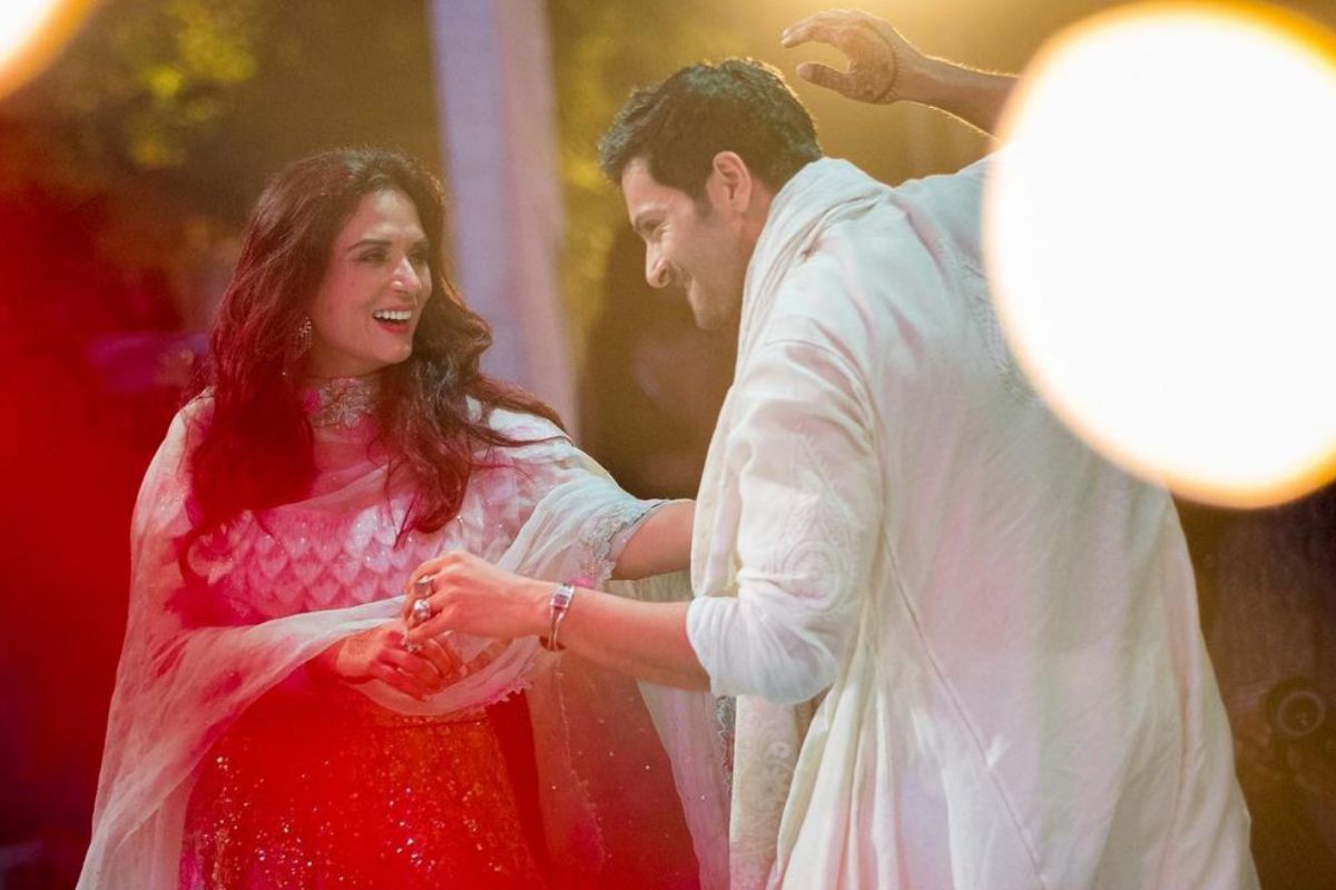 Watch: Duo's Dance To Ambarsariya Spreads Smiles Online