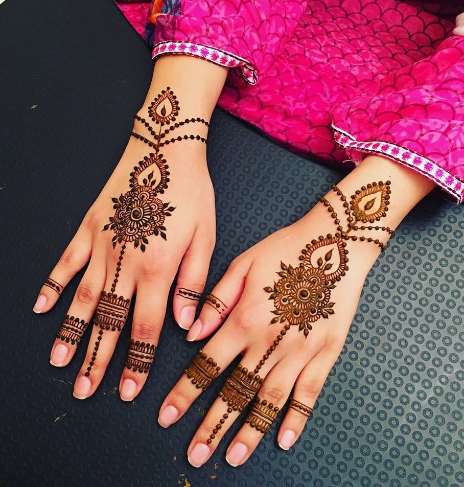Quick Mehndi Designs for Diwali 2020: Latest Arabic, Pakistani, Indian &  Rajasthani Henna Pattern Images & Tutorial Videos That Will Put You in the  Festive Mood | 🙏🏻 LatestLY