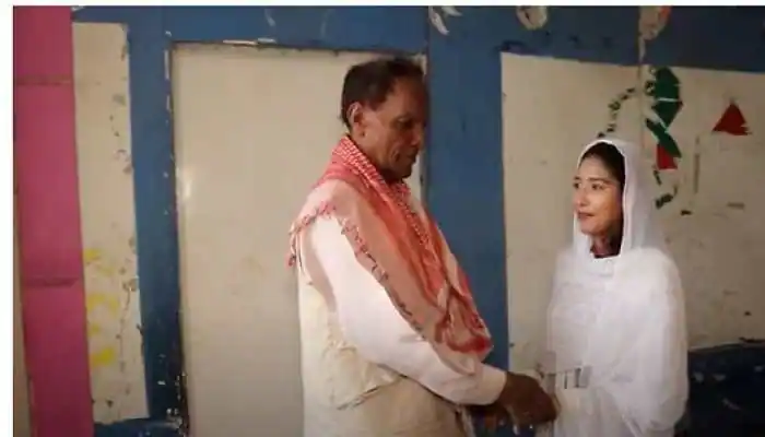VIRAL VIDEO OF PAKISTANI LOVE STORY OF 70-YEAR-OLD MAN AND 19-YEAR-OLD WOMAN