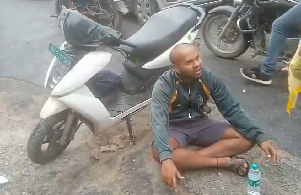 Bengaluru Man Protests on Road after Accident Due to Pothole, Clip Goes ...