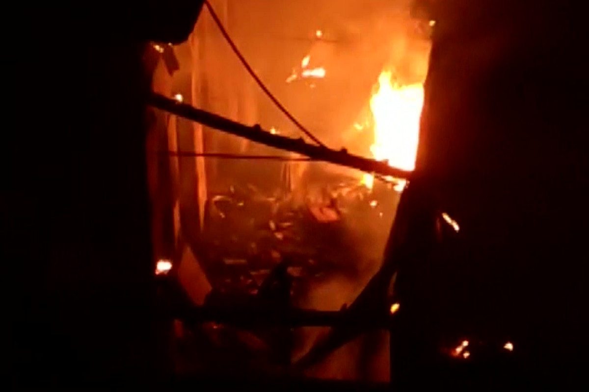 Massive Fire Breaks Out At 3-Storey Building In Kolkata’s Tirreti ...