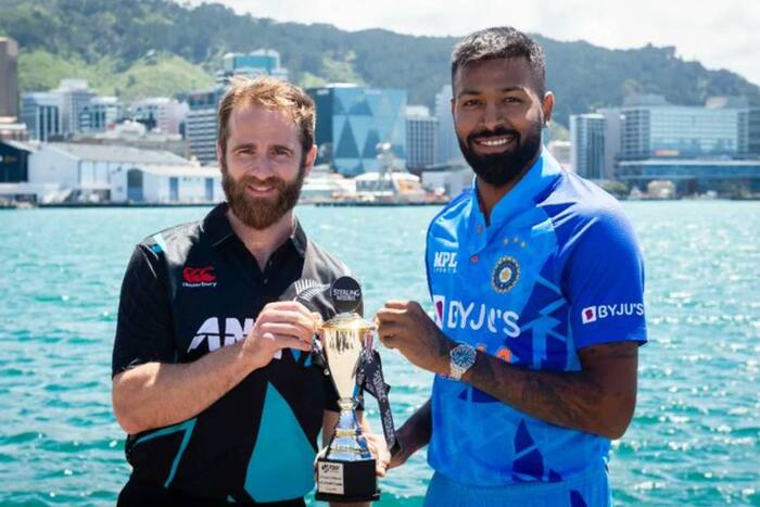 Kane Williamson Hardik Pandya Trophy